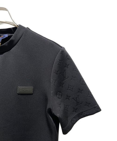 LOUIS VUITTON（ルイ ヴィトン）LOUIS VUITTON (ルイ ヴィトン) Embossed Monogram Sleeve Cut and Sewn/エンボスドモノグラムスリーブ カットソー/1AAB27 ブラック サイズ:Sの古着・服飾アイテム
