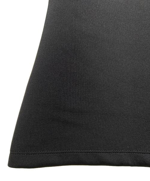 LOUIS VUITTON（ルイ ヴィトン）LOUIS VUITTON (ルイ ヴィトン) Embossed Monogram Sleeve Cut and Sewn/エンボスドモノグラムスリーブ カットソー/1AAB27 ブラック サイズ:Sの古着・服飾アイテム