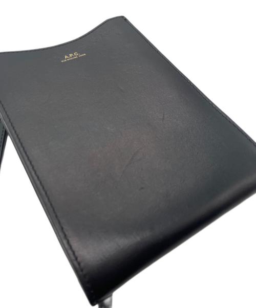 A.P.C.（アーペーセー）A.P.C. (アーペーセー) レザーショルダーポーチ ブラックの古着・服飾アイテム
