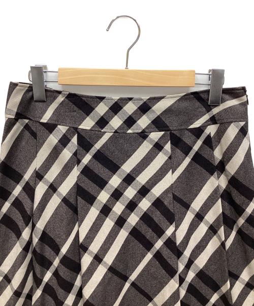 BURBERRY LONDON（バーバリーロンドン）BURBERRY LONDON (バーバリーロンドン) チェックスカート ブラウン サイズ:44の古着・服飾アイテム