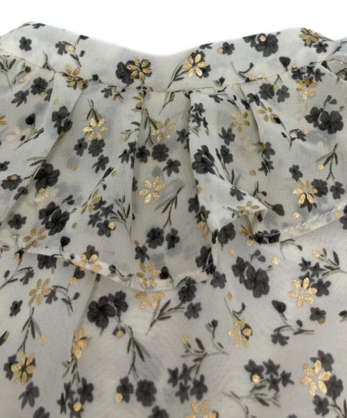 JUSGLITTY（ジャスグリッティー）JUSGLITTY (ジャスグリッティー) フリルプリントブラウス ベージュ サイズ:2の古着・服飾アイテム