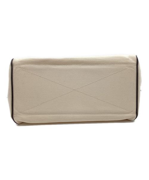 YOUNG & OLSEN The DRYGOODS STORE（ヤングアンドオルセン ザ ドライグッズストア）YOUNG & OLSEN The DRYGOODS STORE (ヤングアンドオルセン ザ ドライグッズストア) green label relaxing (グリーンレーベルリラクシング) BELTED CVS トートバッグ ホワイトの古着・服飾アイテム