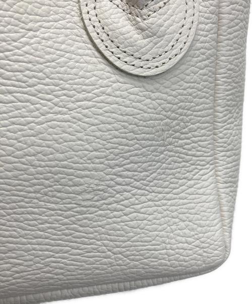 YOUNG & OLSEN The DRYGOODS STORE（ヤングアンドオルセン ザ ドライグッズストア）YOUNG & OLSEN The DRYGOODS STORE (ヤングアンドオルセン ザ ドライグッズストア) EMBOSSED LEATHER TOTE XS ホワイトの古着・服飾アイテム