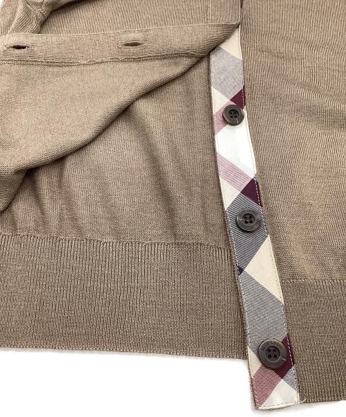 BLUE LABEL CRESTBRIDGE（ブルーレーベルクレストブリッジ）BLUE LABEL CRESTBRIDGE (ブルーレーベルクレストブリッジ) クルーネックカーディガン ライトブラウン サイズ:SIZE 38の古着・服飾アイテム