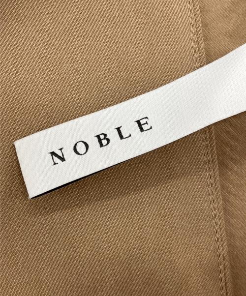 Noble（ノーブル）Noble (ノーブル) エステルツイルショートレングスブラウス ベージュ サイズ:Freeの古着・服飾アイテム