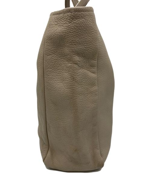 YOUNG & OLSEN The DRYGOODS STORE（ヤングアンドオルセン ザ ドライグッズストア）YOUNG & OLSEN The DRYGOODS STORE (ヤングアンドオルセン ザ ドライグッズストア) EMBOSSED LEATHER TOTE M ベージュの古着・服飾アイテム