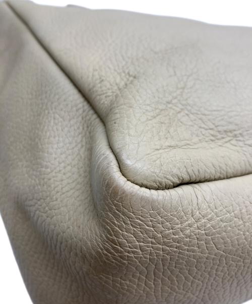 YOUNG & OLSEN The DRYGOODS STORE（ヤングアンドオルセン ザ ドライグッズストア）YOUNG & OLSEN The DRYGOODS STORE (ヤングアンドオルセン ザ ドライグッズストア) EMBOSSED LEATHER TOTE M ベージュの古着・服飾アイテム