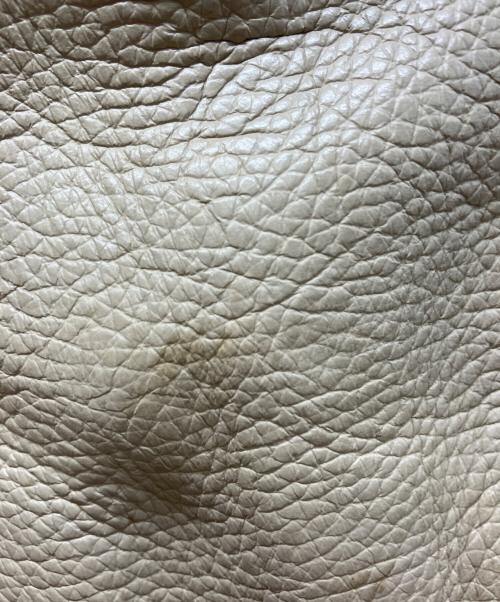 YOUNG & OLSEN The DRYGOODS STORE（ヤングアンドオルセン ザ ドライグッズストア）YOUNG & OLSEN The DRYGOODS STORE (ヤングアンドオルセン ザ ドライグッズストア) EMBOSSED LEATHER TOTE M ベージュの古着・服飾アイテム