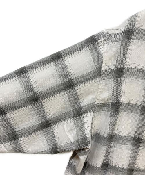 BLACK DOGS ROTTWEILER（ブラックドッグロットワイラー）BLACK DOGS ROTTWEILER (ブラックドッグロットワイラー) R9 OMBRE SHIRT グレー サイズ:Mの古着・服飾アイテム