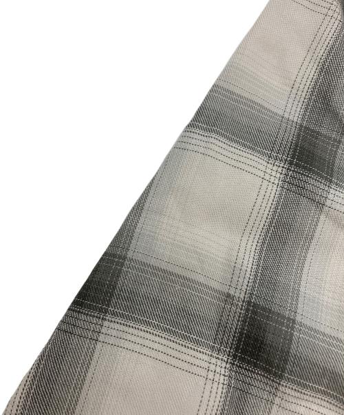 BLACK DOGS ROTTWEILER（ブラックドッグロットワイラー）BLACK DOGS ROTTWEILER (ブラックドッグロットワイラー) R9 OMBRE SHIRT グレー サイズ:Mの古着・服飾アイテム