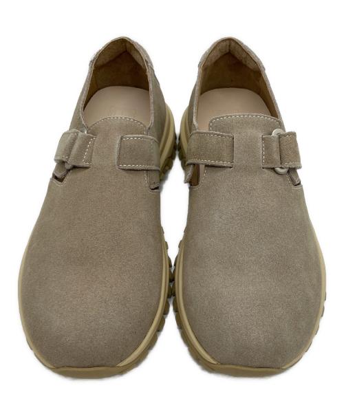 hobo（ホボ）hobo (ホボ) suncore (サンコア) STRAP SLIP ON SHOES COW SUEDE ベージュ サイズ:27の古着・服飾アイテム