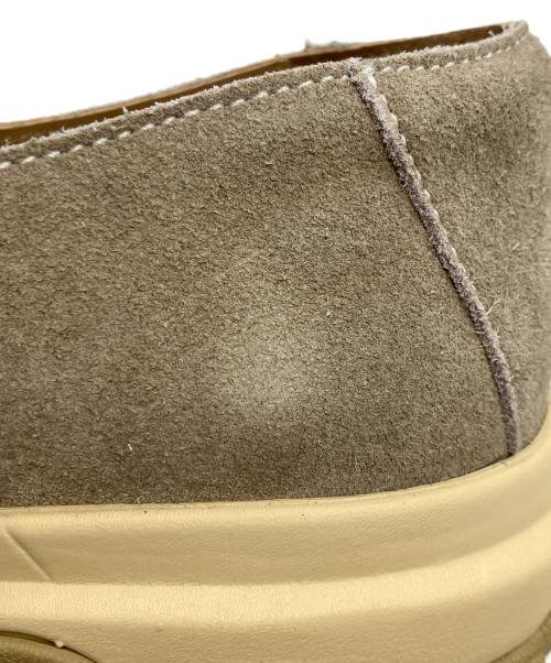 hobo（ホボ）hobo (ホボ) suncore (サンコア) STRAP SLIP ON SHOES COW SUEDE ベージュ サイズ:27の古着・服飾アイテム