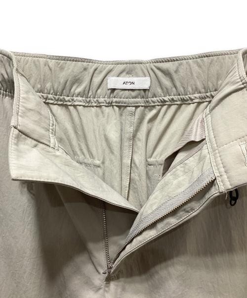 ATON（エイトン）ATON (エイトン) HIGH TWIST NYLON UTILITY PANTS ライトベージュ サイズ:02の古着・服飾アイテム