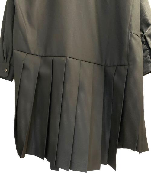 COMME des GARCONS COMME des GARCONS（コムデギャルソン コムデギャルソン）COMME des GARCONS COMME des GARCONS (コムデギャルソン コムデギャルソン) 捻れプリーツシャツジャケットワンピース ブラック サイズ:Sの古着・服飾アイテム