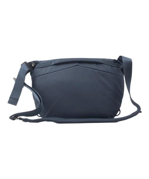 peak design（ピークデザイン）Peak Design (ピークデザイン) ボディーバッグ ネイビーの古着・服飾アイテム