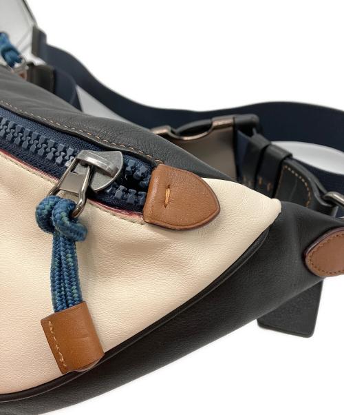 COACH（コーチ）COACH (コーチ) Rivington Belt Bag With Coach Print ネイビーの古着・服飾アイテム