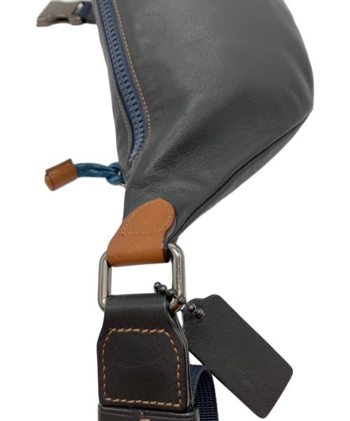 COACH（コーチ）COACH (コーチ) Rivington Belt Bag With Coach Print ネイビーの古着・服飾アイテム