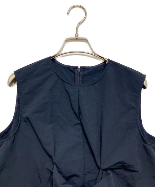 R（アール）R (アール) エンシュクノースリーブブラウス ネイビー サイズ:40の古着・服飾アイテム