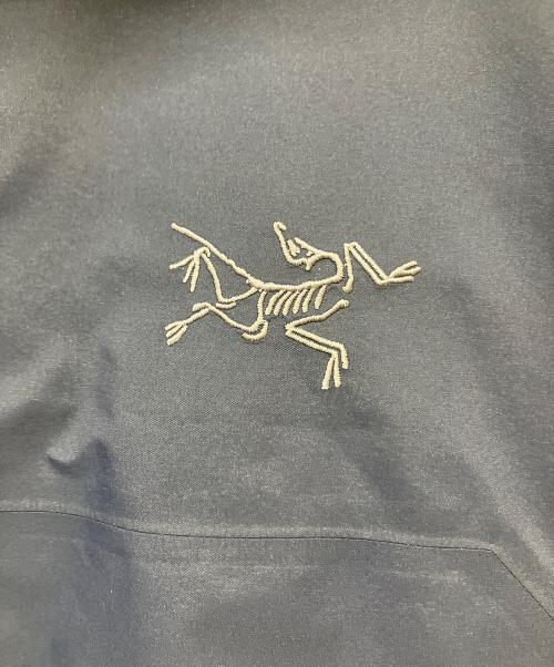 ARC'TERYX（アークテリクス）ARC'TERYX (アークテリクス) BETA SL JACKET ネイビー サイズ:SIZE Mの古着・服飾アイテム