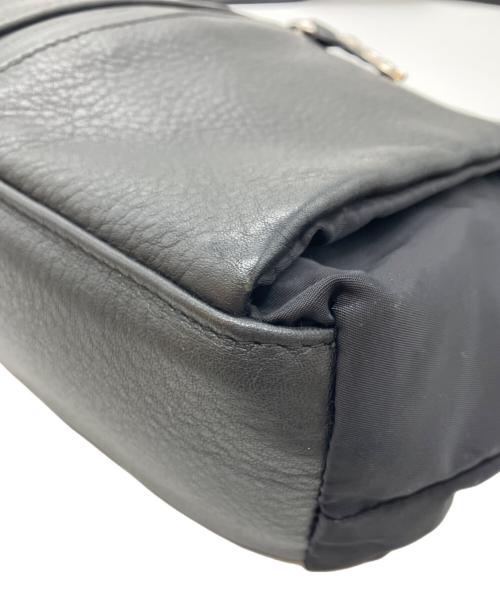 ear PAPILLONNER（イアパピヨネ）ear PAPILLONNER (イアパピヨネ) BURLAP OUTFITTER (バーラップアウトフィッター) メタルパーツショルダーバッグ ブラックの古着・服飾アイテム