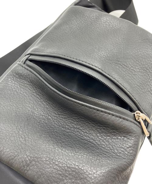 ear PAPILLONNER（イアパピヨネ）ear PAPILLONNER (イアパピヨネ) BURLAP OUTFITTER (バーラップアウトフィッター) メタルパーツショルダーバッグ ブラックの古着・服飾アイテム