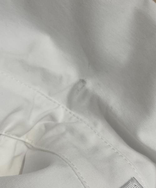 j.（ジェイドット サムワンプレシャス）j. (ジェイドット サムワンプレシャス) タイプライターコットンノースリーブブラウス ホワイト サイズ:Mの古着・服飾アイテム