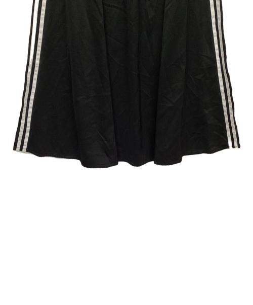 adidas（アディダス）adidas (アディダス) LONG SATIN SKIRT ブラック サイズ:Lの古着・服飾アイテム