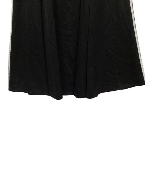 adidas（アディダス）adidas (アディダス) LONG SATIN SKIRT ブラック サイズ:Lの古着・服飾アイテム