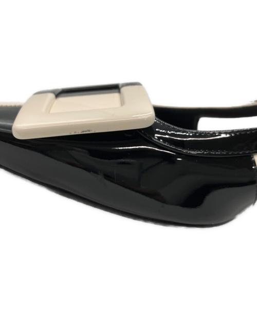 Roger Vivier（ロジェ ヴィヴィエ）Roger Vivier (ロジェ ヴィヴィエ) カラーブロックパンプス ホワイト×ブラック サイズ:37の古着・服飾アイテム