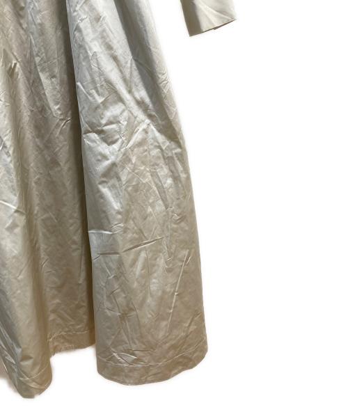 ebure（エブール）EBURE (エブール) マイクロタフタワンピース ベージュ サイズ:38の古着・服飾アイテム