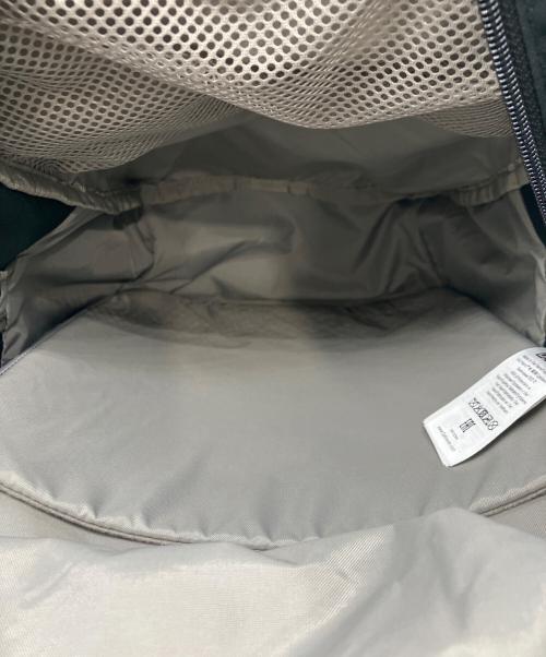 FJALLRAVEN（フェールラーベン）FJALLRAVEN (フェールラーベン) デイパック ブラックの古着・服飾アイテム