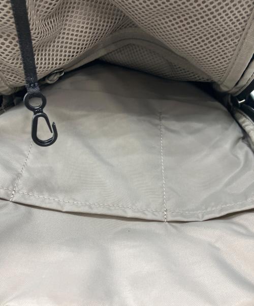 FJALLRAVEN（フェールラーベン）FJALLRAVEN (フェールラーベン) デイパック ブラックの古着・服飾アイテム