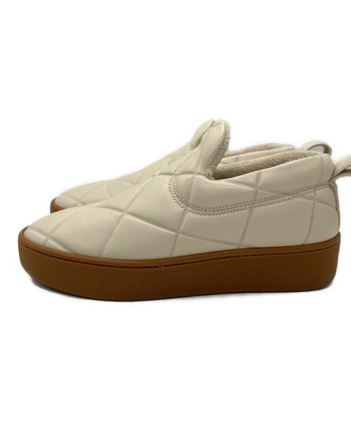 BOTTEGA VENETA（ボッテガベネタ）BOTTEGA VENETA (ボッテガベネタ) QUILTED NAPPA スリッポン アイボリー サイズ:35の古着・服飾アイテム