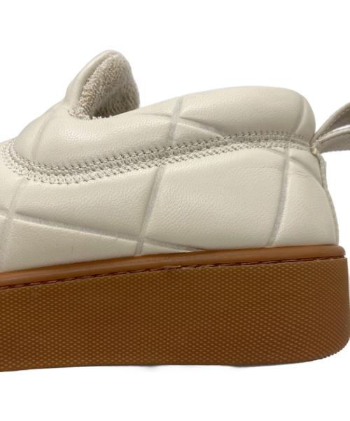 BOTTEGA VENETA（ボッテガベネタ）BOTTEGA VENETA (ボッテガベネタ) QUILTED NAPPA スリッポン アイボリー サイズ:35の古着・服飾アイテム