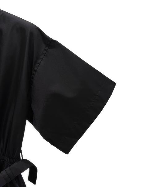 PRADA（プラダ）PRADA (プラダ) ショートスリーブ Re-Nylon ミディドレス ブラック サイズ:36の古着・服飾アイテム