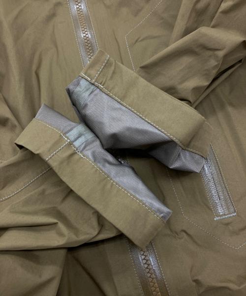 Beyond Clothing（ビヨンドクロージング）BEYOND CLOTHING (ビヨンドクロージング) A6 RAIN JACKET　GORE-TEX ベージュ サイズ:Lの古着・服飾アイテム