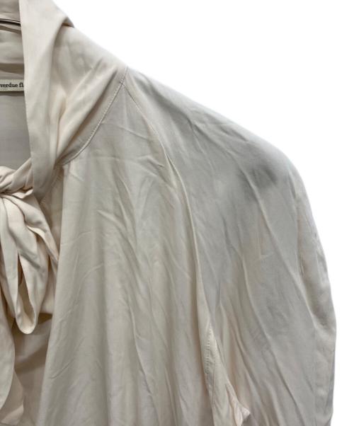 overdue flair（オーバーデュー フレア）overdue flair (オーバーデュー フレア) TIE RAGLAN BLOUSE アイボリー サイズ:Freeの古着・服飾アイテム