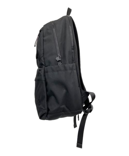 MARY QUANT（マリークヮント）MARY QUANT (マリークヮント) オールブラックシンプルロゴ リュックL ブラックの古着・服飾アイテム