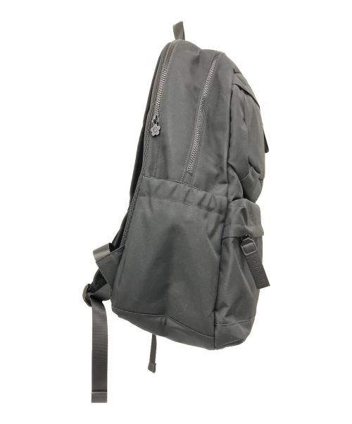 MARY QUANT（マリークヮント）MARY QUANT (マリークヮント) オールブラックシンプルロゴ リュックL ブラックの古着・服飾アイテム