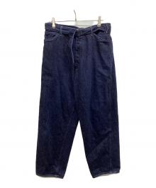 COMOLI（コモリ）の古着「ベルテッドパンツ」｜インディゴ