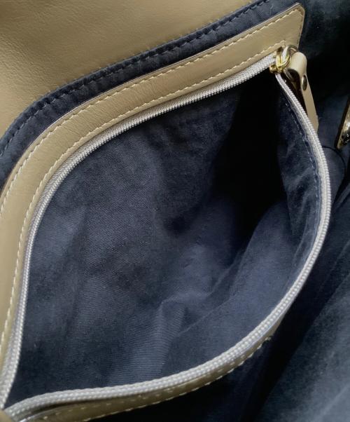 JIMMY CHOO（ジミーチュウ）JIMMY CHOO (ジミーチュウ) スターストーンスタッズトートバッグ ベージュの古着・服飾アイテム