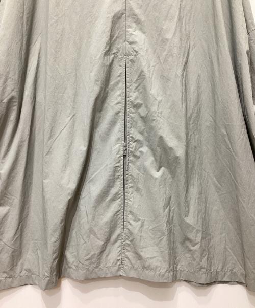 Maison Margiela（メゾンマルジェラ）Maison Margiela (メゾンマルジェラ) RECYCLED NYLONオーバーサイズコート グレー サイズ:sの古着・服飾アイテム