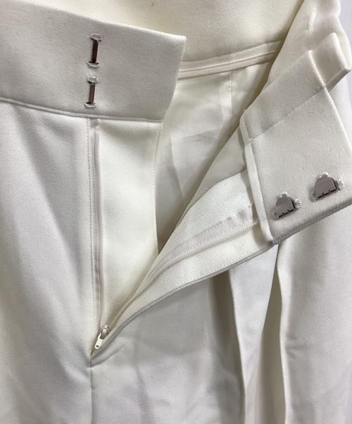 cygne（シーニュ）cygne (シーニュ) ハイウエストタックワイドパンツ オフホワイトの古着・服飾アイテム