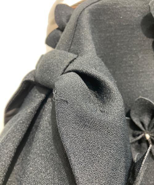 TSURU by MARIKO OIKAWA（ツルバイマリコオイカワ）Tsuru by Mariko Oikawa (ツルバイマリコオイカワ) フラワーモチーフブラウス　BL-2242030 ブラック サイズ:Freeの古着・服飾アイテム