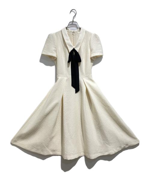 BAU by Bride And You（ビーエイユーバイブライドアンドユー）BAU by Bride And You (ビーエイユーバイブライドアンドユー) HANNAH Classic collar waist tuck detail long dress オフホワイトの古着・服飾アイテム
