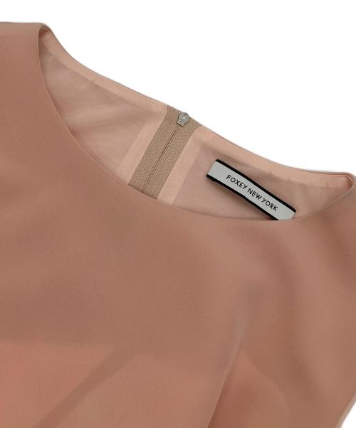 FOXEY NEWYORK（フォクシーニューヨーク）FOXEY NEWYORK (フォクシーニューヨーク) ノースリーブワンピース スモーキーピンク サイズ:38の古着・服飾アイテム