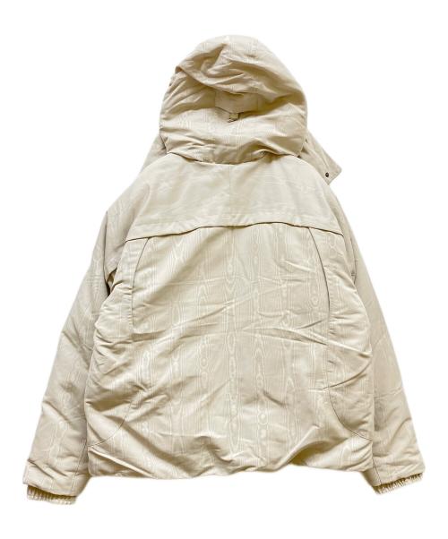 PUMA（プーマ）PUMA (プーマ) アンダーグラウンド プリマロフト パデッド ジャケット ホワイト サイズ:Sの古着・服飾アイテム