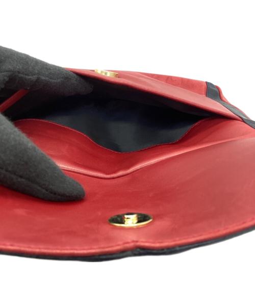 CHANEL（シャネル）CHANEL (シャネル) チェーンショルダーバッグ レッド×ブラックの古着・服飾アイテム