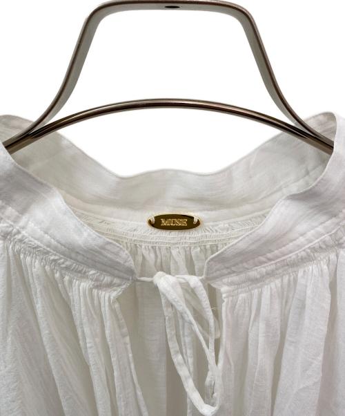 MUSE de Deuxieme Classe（ミューズ ドゥーズィエム クラス）MUSE de Deuxieme Classe (ミューズ ドゥーズィエム クラス) SMOCK ギャザー プルオーバー ホワイト サイズ:Fの古着・服飾アイテム