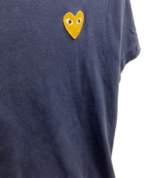 PLAY COMME des GARCONS（プレイコムデギャルソン）PLAY COMME des GARCONS (プレイコムデギャルソン) ハートワッペンTシャツ ネイビー サイズ:Lの古着・服飾アイテム